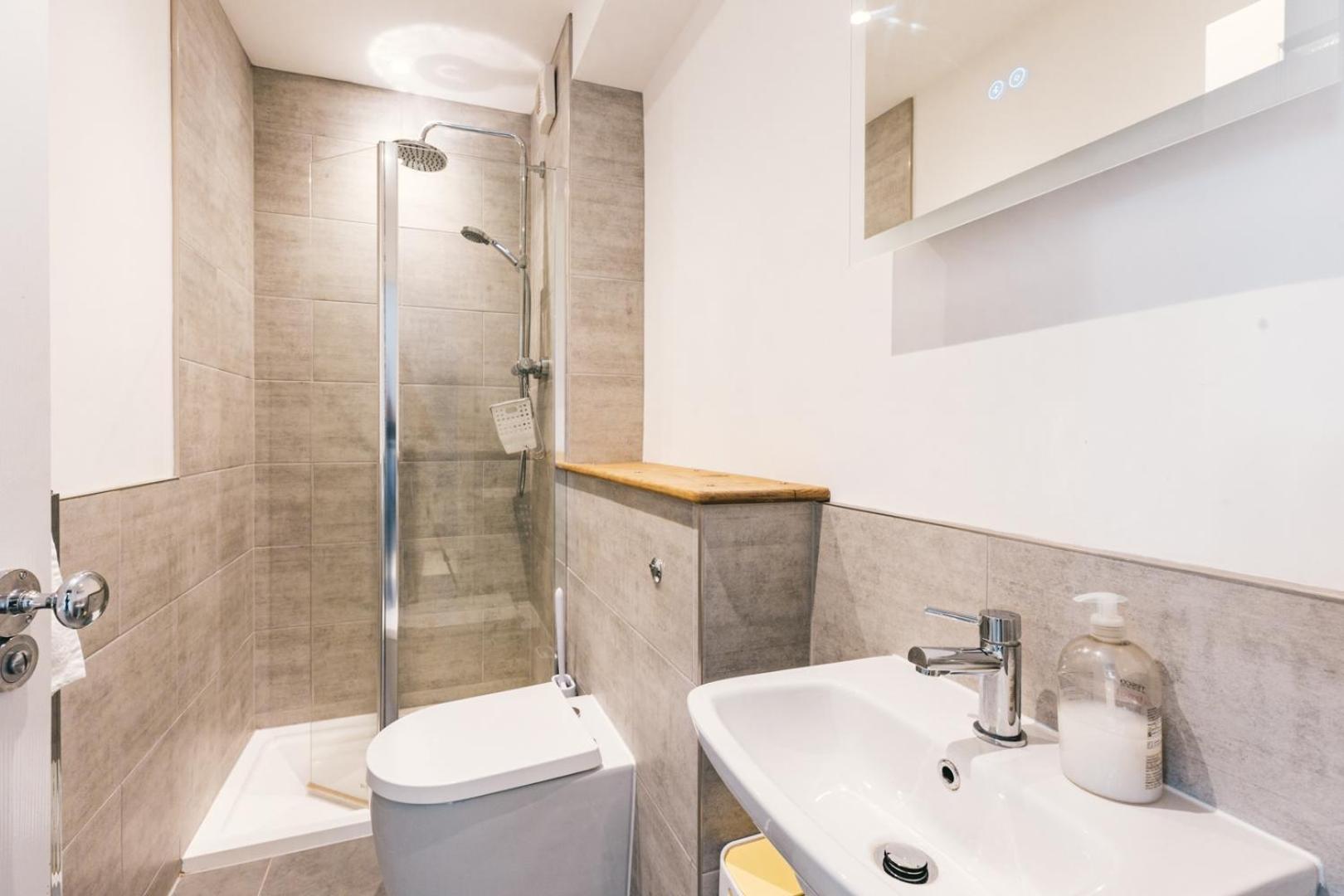 Ludlow Town Centre Apartments エクステリア 写真