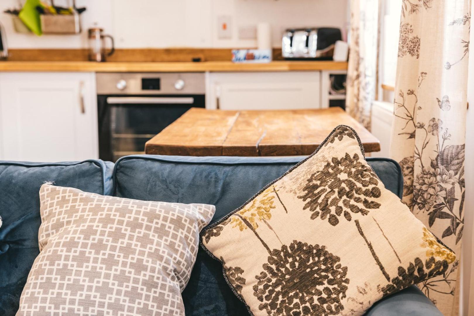 Ludlow Town Centre Apartments エクステリア 写真